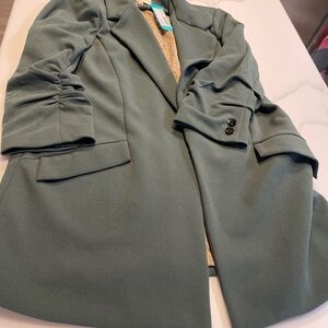 Elegant Green Women's Blazer